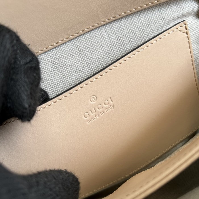Gucci GG matelassé leather shoulder bag beige ý702200