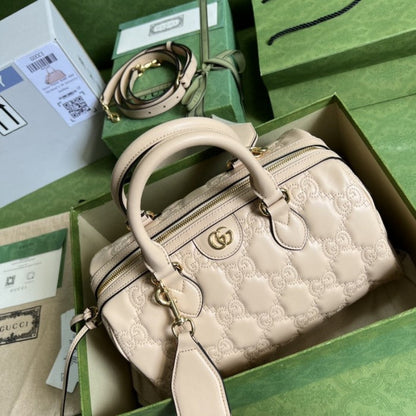 Gucci GG matelassé leather top handle bag beige ý702242