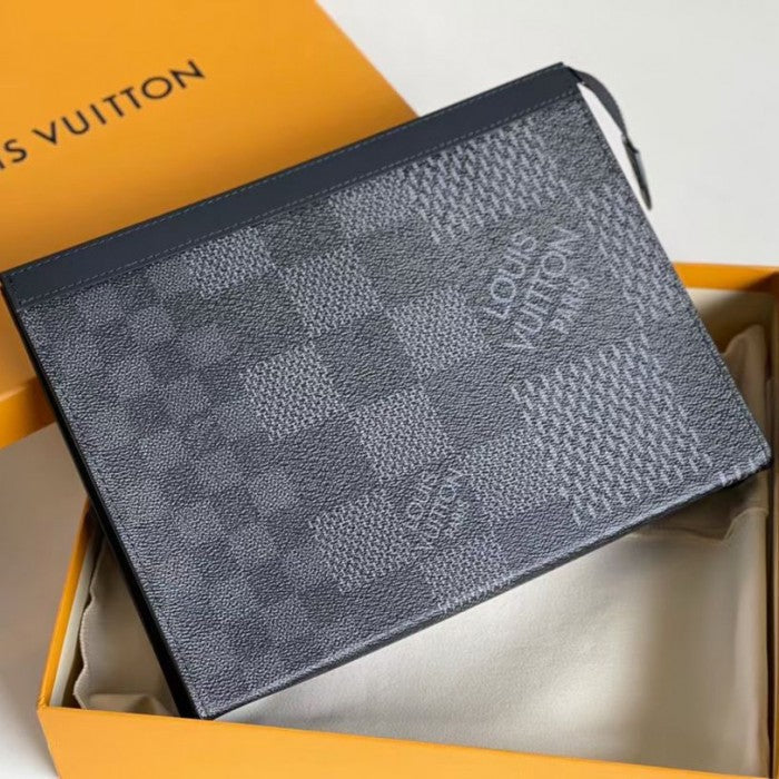 LV Giant Damier Pochette Voyage MM N41696
