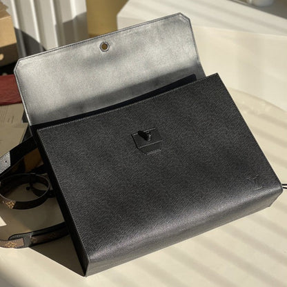 LV Taiga Leather Robusto Briefcase Bag M30591