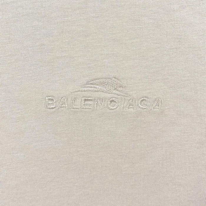 Balenciaga Year Of The Tiger T-shirt Medium Fit in Cream